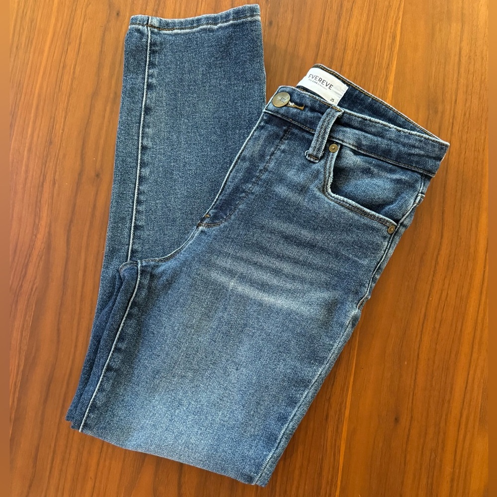 NWOT EVEREVE Ever Straight Jeans